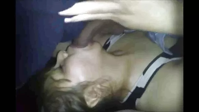 Yetişkin hiçbir kayıt Danica James titreşimli bedava teen porn izle Canavarın üzerine eğildi